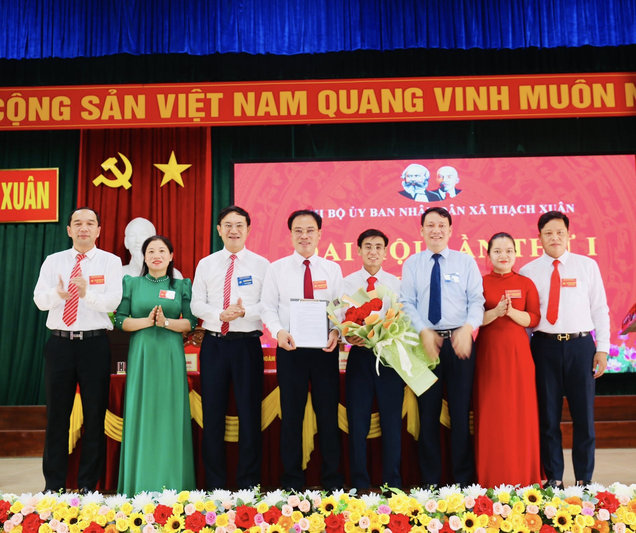 CHI BỘ UBND XÃ THẠCH XUÂN ĐOÀN KẾT, DÂN CHỦ, KỶ CƯƠNG, ĐỔI MỚI, PHÁT TRIỂN 