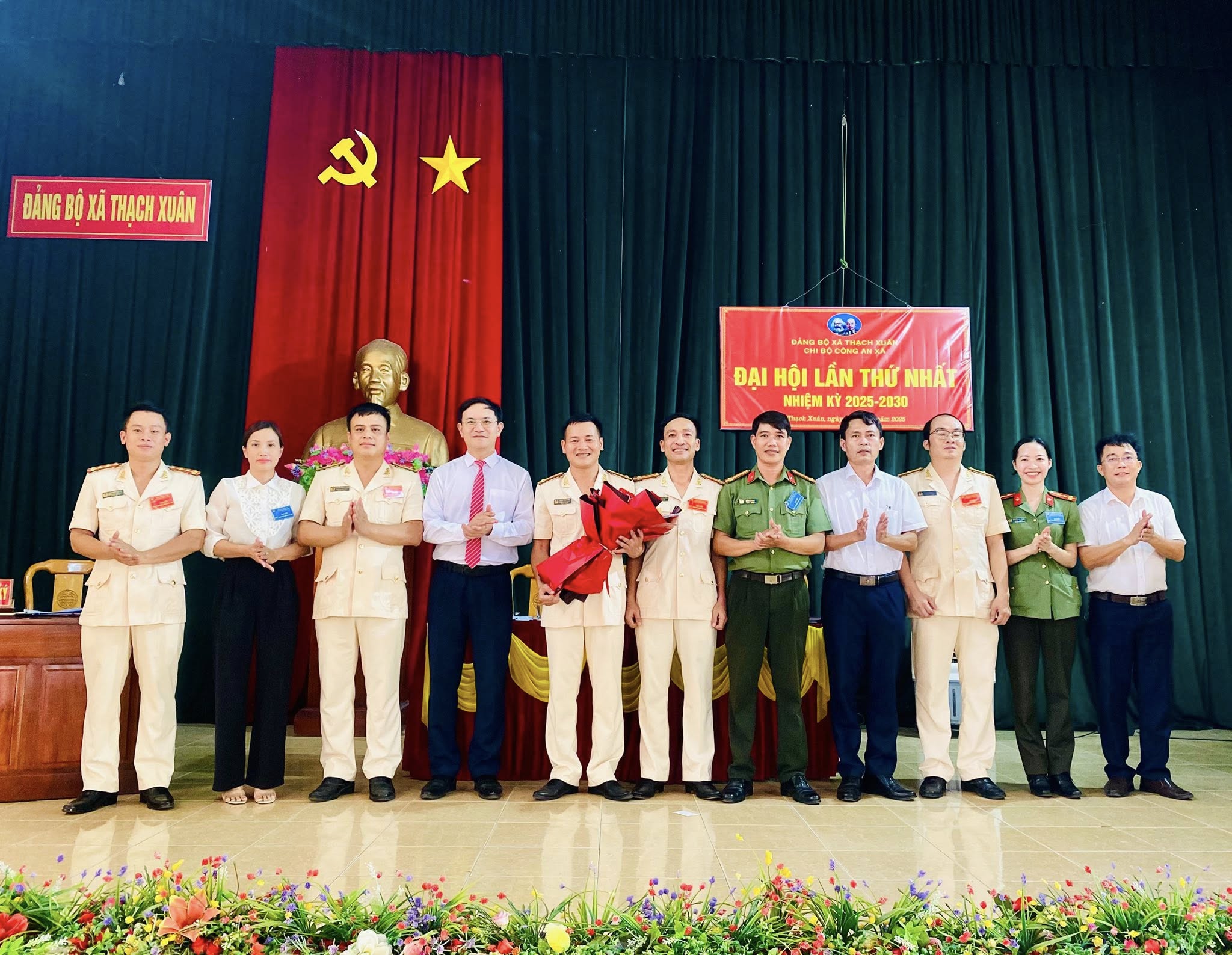 CÁC CHI BỘ CÔNG AN VÀ CƠ QUAN MẶT TRẬN TỔ QUỐC VIỆT NAM XÃ THẠCH XUÂN ĐẠI HỘI LẦN THỨ NHẤT NHIỆM KỲ 2025 - 2030