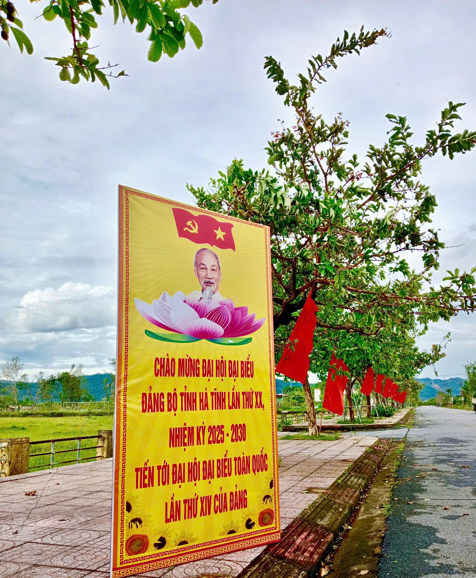 Đại hội Đảng bộ tỉnh Hà Tĩnh khoá XX, nhiệm kỳ 2025 - 2030 diễn ra từ ngày 30/9 đến ngày 02/10/2025 đã thành công tốt đẹp, Đại hội đã thông qua Nghị quyết nhấn mạnh một số nội dung sau: