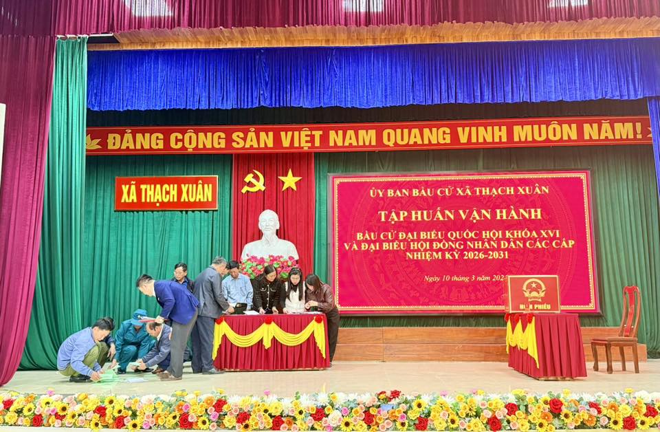 Ủy ban bầu cử xã Thạch Xuân tập huấn  nghiệp vụ công tác bầu cử ĐBQH khóa XVI và HĐND các cấp, nhiệm kỳ 2026-2031