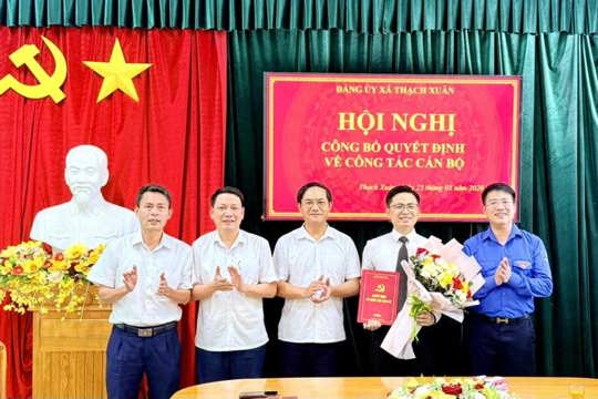 Đảng uỷ xã Thạch Xuân-Hội nghị công bố quyết định về công tác cán bộ