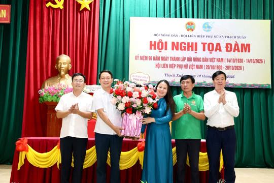 Hội Nông dân-Hội LHPN xã Thạch Xuân toạ đàm 96 năm ngày thành lập Hội