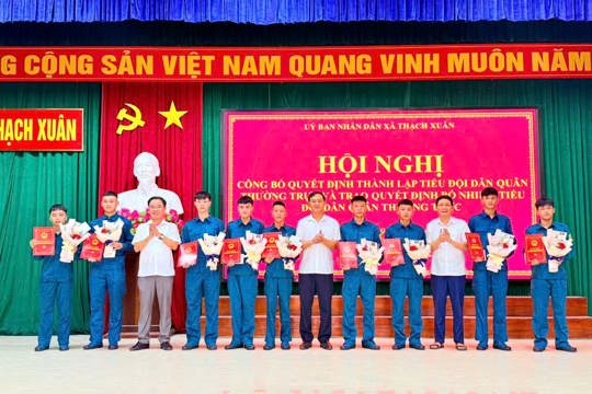 Hội nghị công bố quyết định thành lập Tiểu đội Dân quân thường trực xã Thạch Xuân 