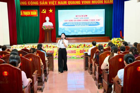 Hội LHPN xã Thạch Xuân tập huấn triển khai Cuộc vận động "Xây dựng gia đình 5 không, 3 sạch, 3 an""