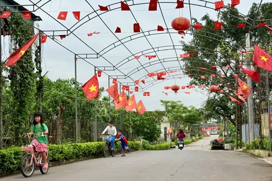 Tháng Tám về trên những con đường quê Thạch Xuân