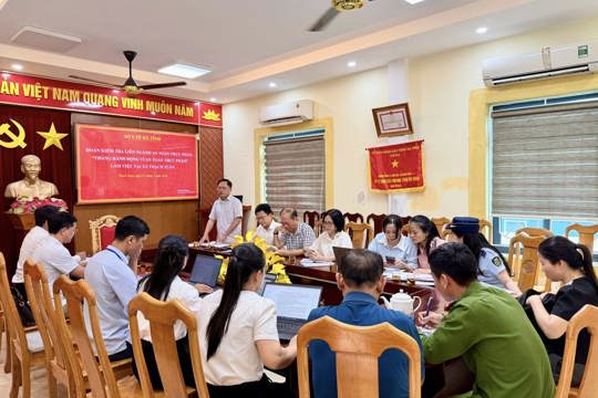 Đoàn kiểm tra liên ngành "Tháng hành động vì an toàn thực phẩm của Sở Y tế làm việc tại xã Thạch Xuân