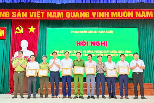 Khen thưởng công tác phòng chống cháy rừng và phòng chống thiên tai năm 2025 