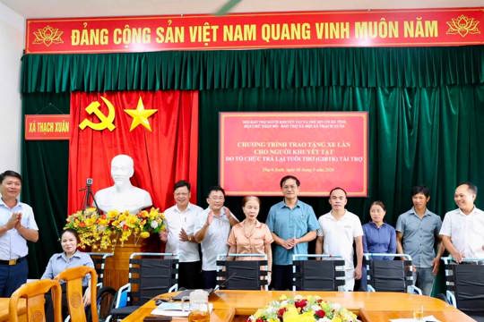 Hội CTĐ-BTXH xã Thạch Xuân dã tổ chức chương trình trao tặng xe lăn cho người khuyết tật; Sơ kết công tác hội và công bố các quyết định chỉ định chi hội trưởng 