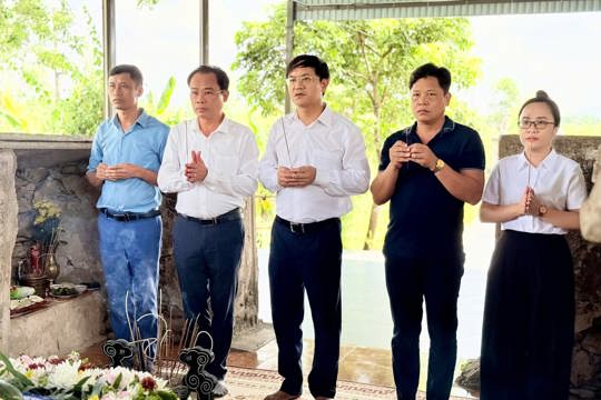 Lãnh đạo xã Thạch Xuân dự lễ Phật đản các chùa trên địa bàn 