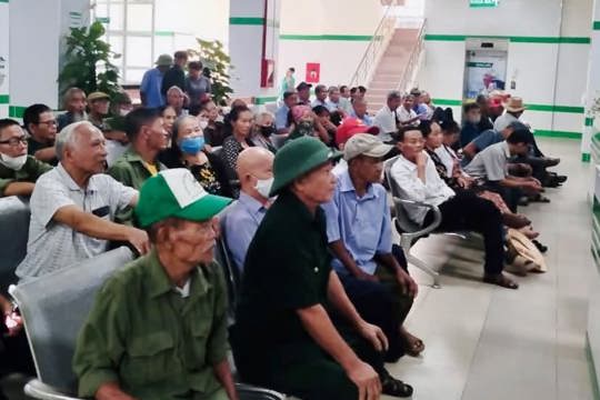 180 người cao tuổi xã Thạch Xuân được hỗ trợ khám, điều trị các bệnh về mắt