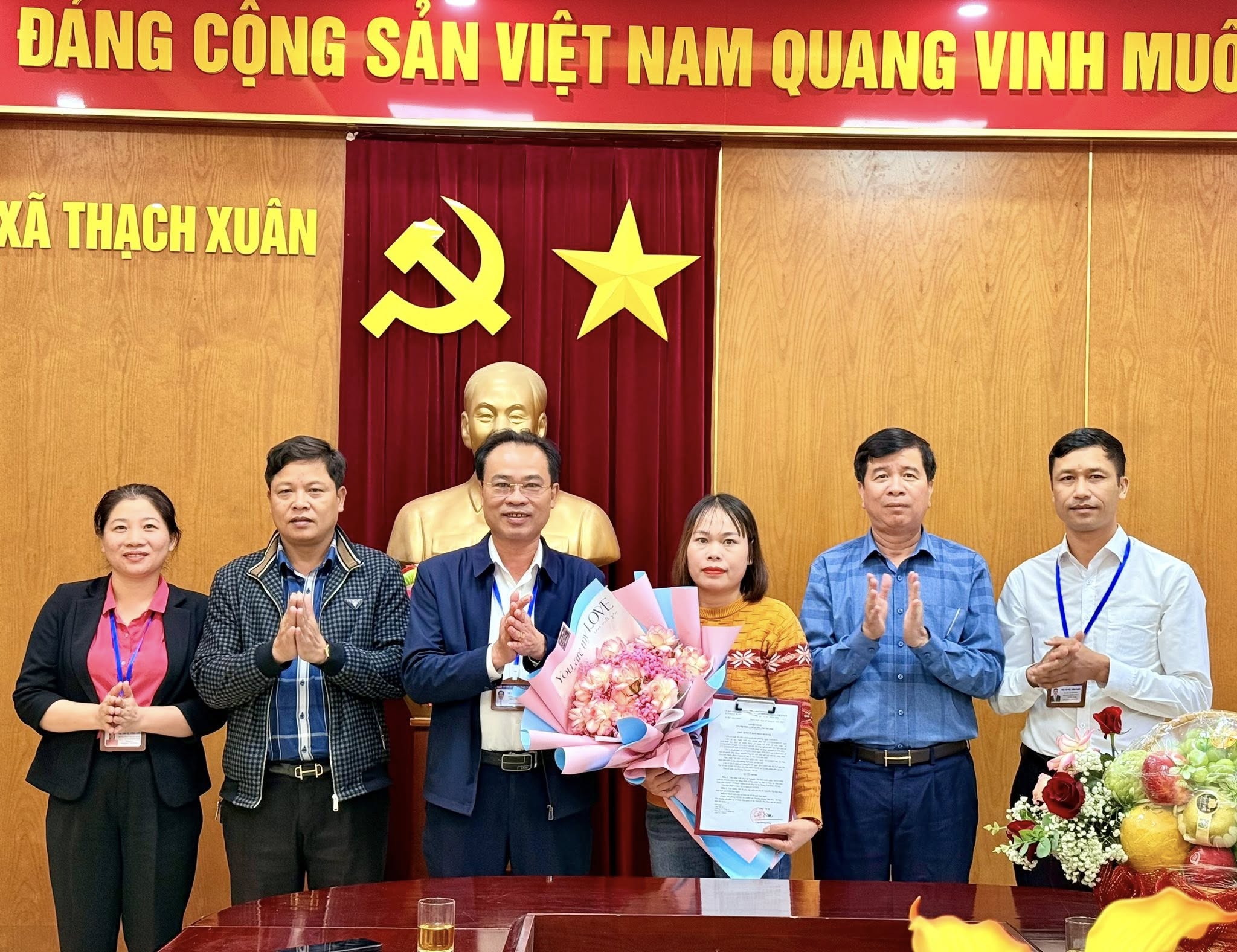 Thạch Xuân công bố quyết định tiếp nhận viên chức biệt phái