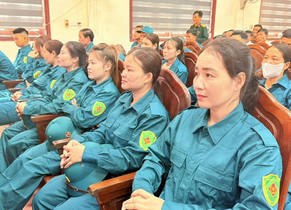 Ban CHQS xã Thạch Xuân khai mạc lớp huấn luyện chiến đấu lực lượng dân quân năm thứ nhất năm 2026