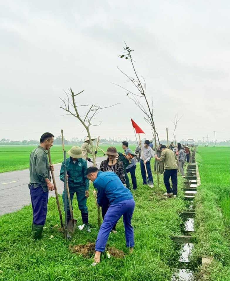 Xã Thạch Xuân phát động Tết trồng cây đầu Xuân 